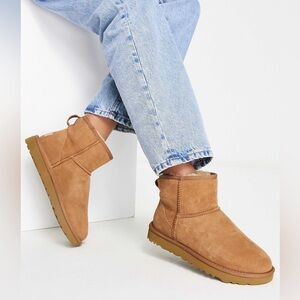 UGG Classic Mini II Boots sz 11